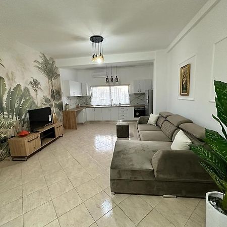 Victorias Apartment Tirane Ngoại thất bức ảnh