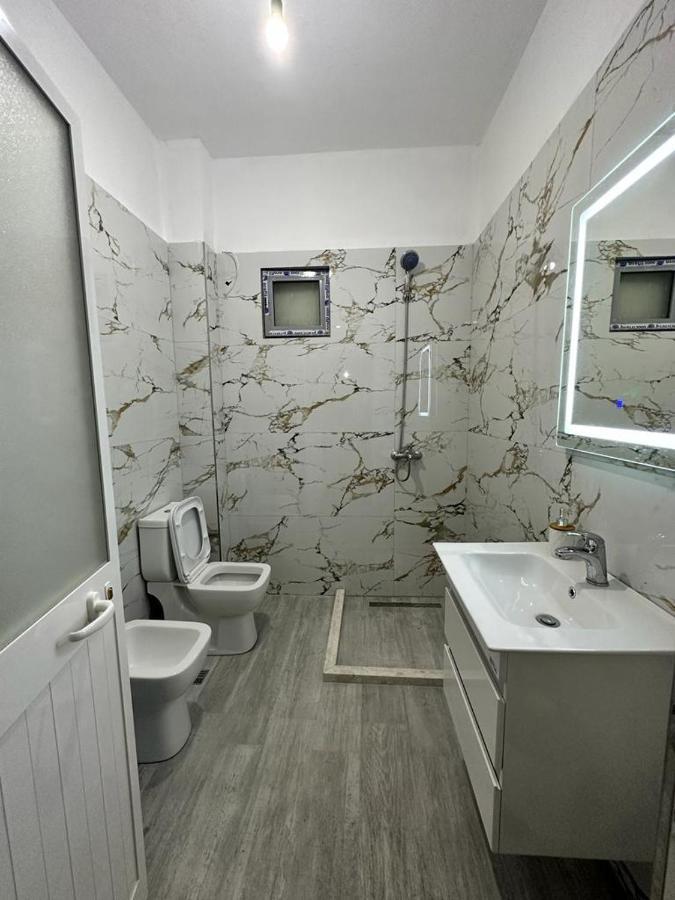 Victorias Apartment Tirane Ngoại thất bức ảnh