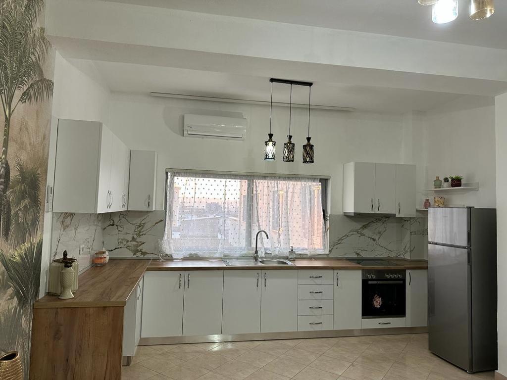 Victorias Apartment Tirane Ngoại thất bức ảnh